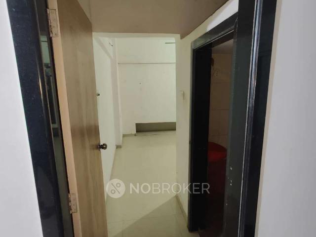 2 BHK Flat In Kalpataru Building, Borivali for Rent In Bori