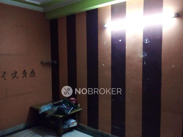 2 BHK Flat In Karwa Parivar for Rent In Vaishali
