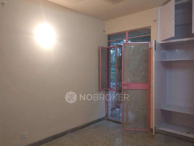 2 BHK Flat In Kirti Apartments, for Rent In Mayur Vihar