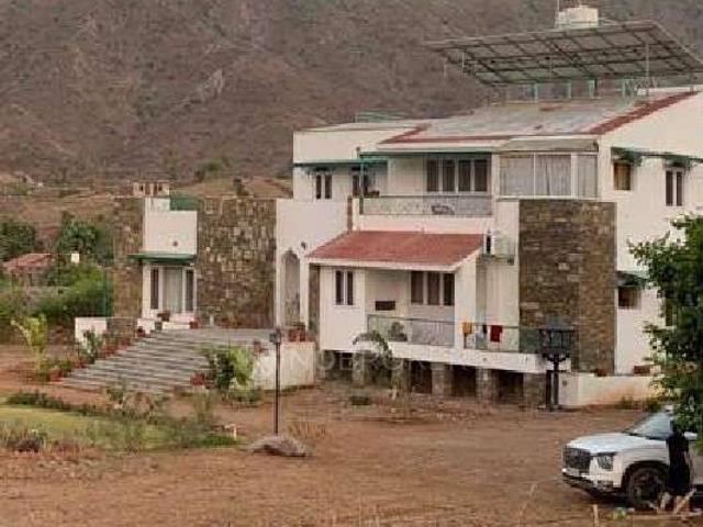 2 BHK Flat In Kotla Mubarak Pur For Sale In 31480, D31480, Uday Chand Marg, South Extension I, Wazir Nagar, New Delhi, 110003, India