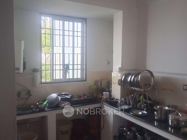 2 BHK Flat In Lakshmi Apartment, West Mambalam for Lease In West Mambalam