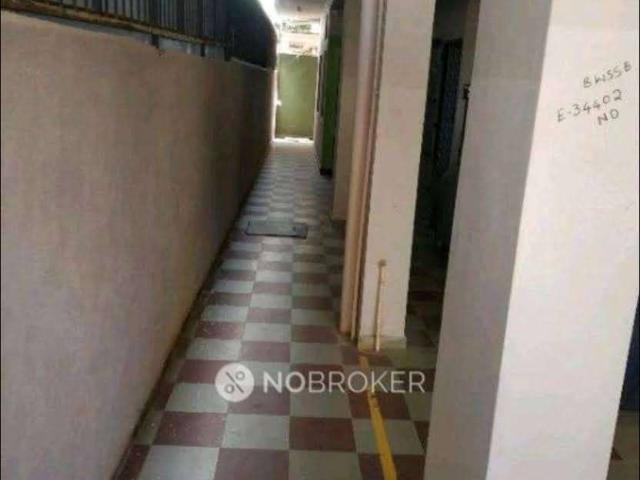 2 BHK Flat In Lakshmi Krishna Paradise for Rent In Marathahalli