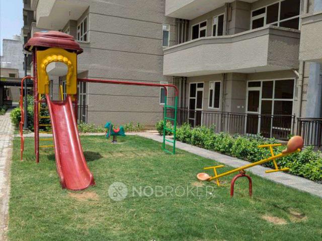 2 BHK Flat In Pyramid Pride, Sector 76 for Rent In Sector 7