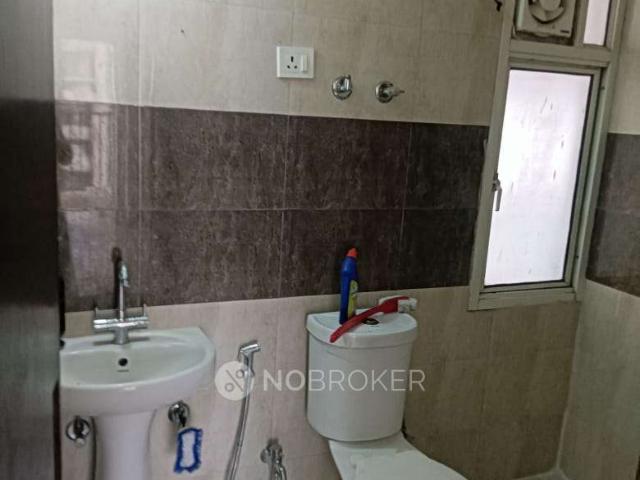 2 BHK Flat In Panchsheel Greens 2, Sector 16b for Rent In S