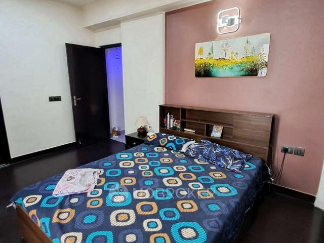 2 BHK Flat In Panchsheel Wellington, Crossings Republik for Rent In Crossings Republik