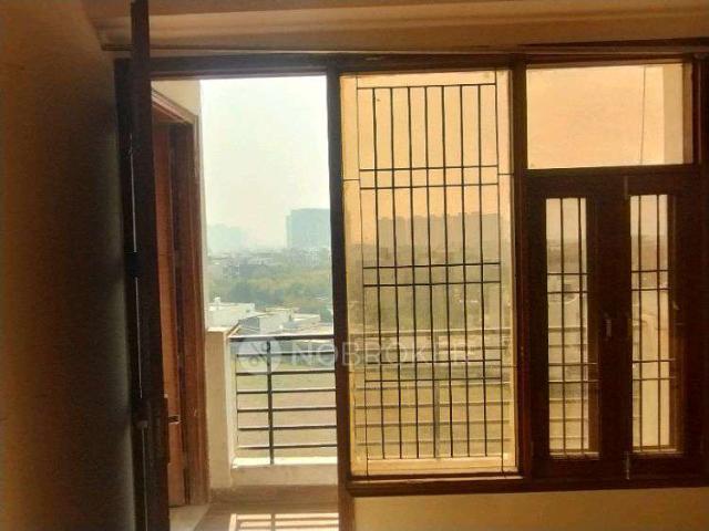 2 BHK Flat In Paradise Homz for Rent In 45, Sadarpur, Secto