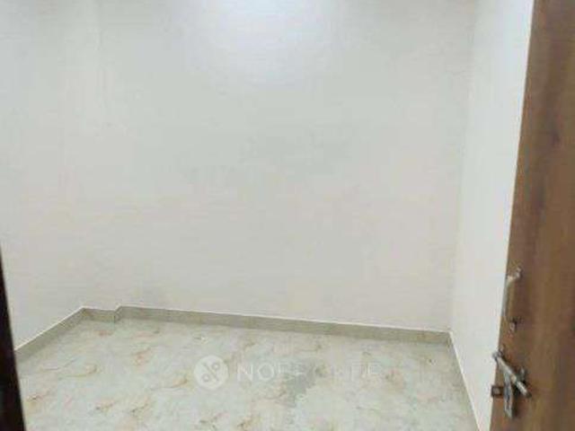 2 BHK Flat In Parwana Road for Rent In Parwana