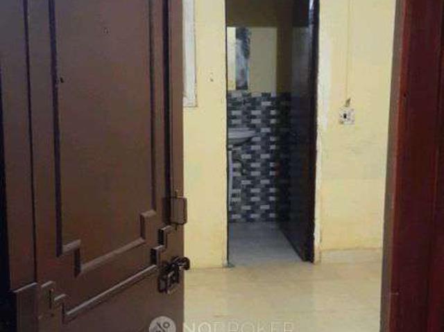 2 BHK Flat In Plot 47, Terrace Floor for Rent In Indirapuram