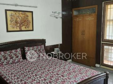 Flat for sale in Mayur County - Parking