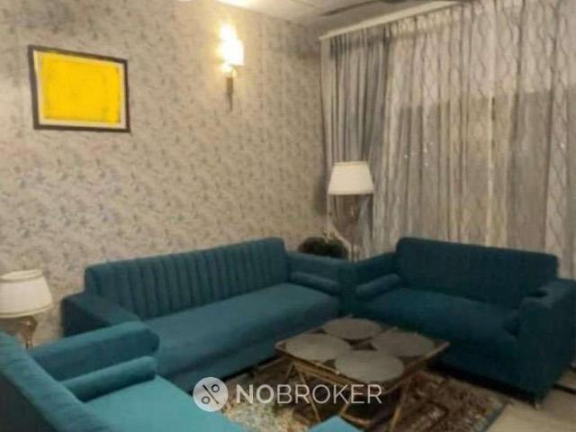 2 BHK Flat In Rajat Vihar for Rent In Sector 62