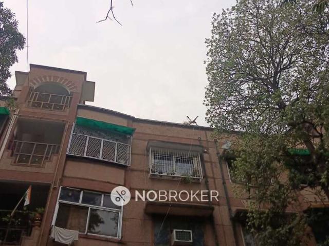 2 BHK Flat In Rajat Vihar for Rent In Sector 62