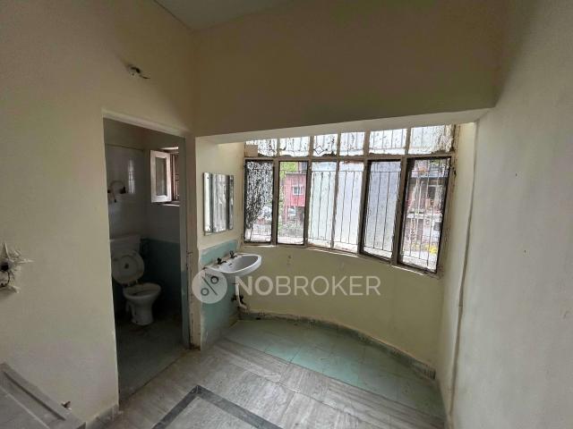 2 BHK Flat In Rajat Vihar for Rent In Sector 62