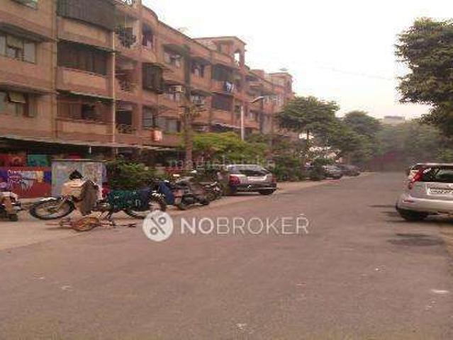 2 BHK Flat In Rajat Vihar for Rent In Sector 62a