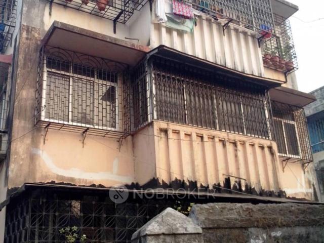 2 BHK Flat In Rajendra Mansion for Rent In Khar West