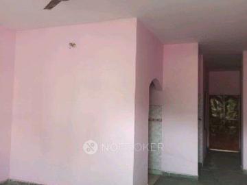 Flat to rent in Chander Nagar Ghaziabad - Parking