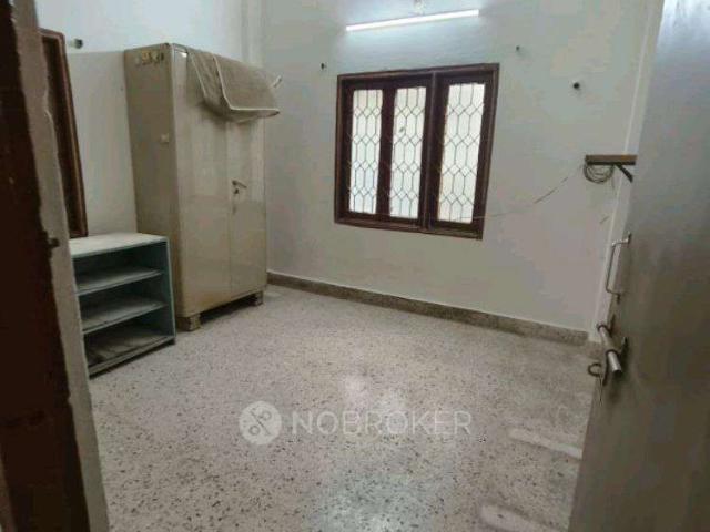 2 BHK Flat In Royal Grand Appartment for Rent In Banjara Hills