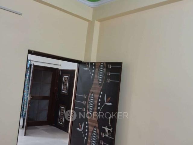 2 BHK Flat In Stanalone Bulding for Rent In Theta Ii