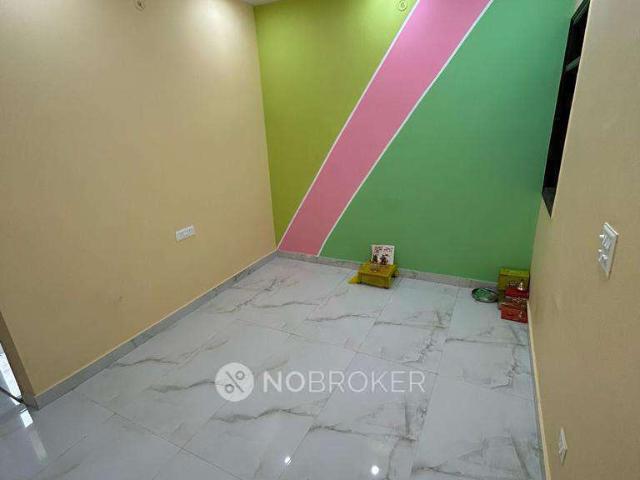 2 BHK Flat In Standalobne Building For Sale In Hauz Qazi
