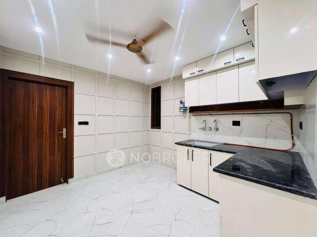 2 BHK Flat In Standalone Budiling for Rent In Shahdara