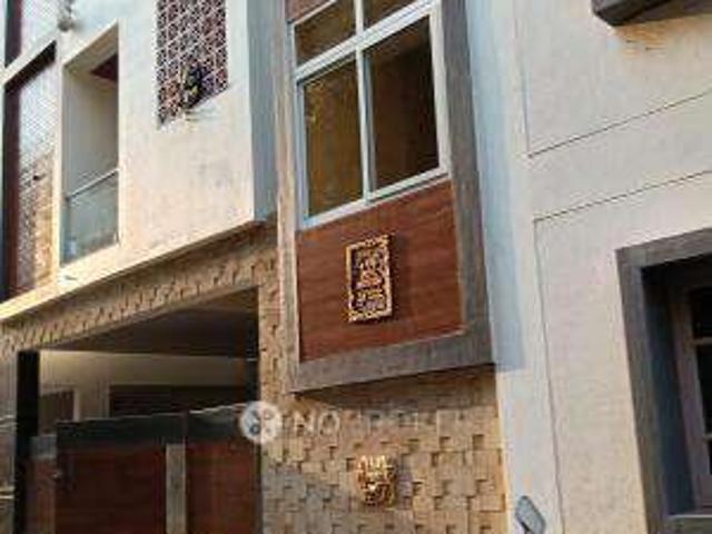 2 BHK Flat In Standalone Buiding for Lease In Yelahanka New Town