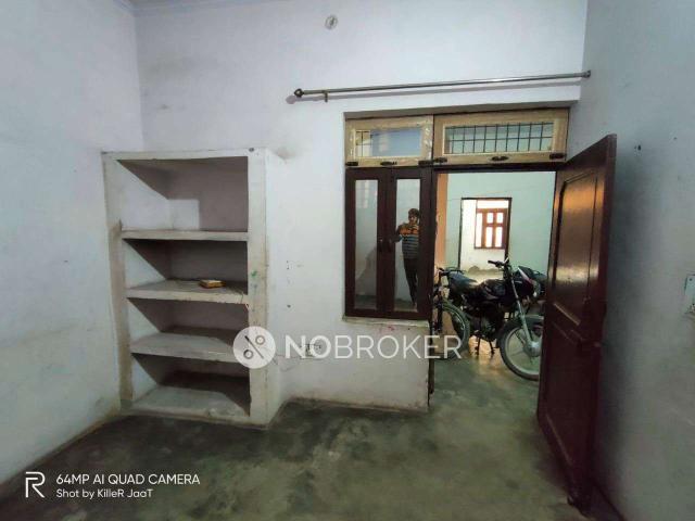 2 BHK Flat In Standalone Building for Rent In Chipiyana Buzurg