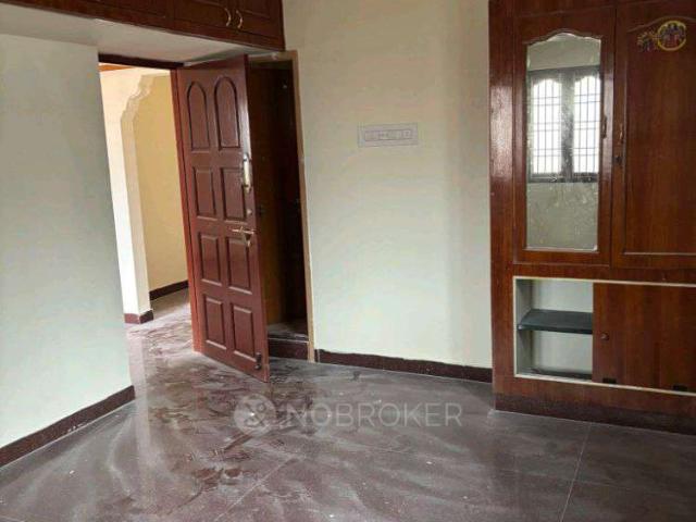 2 BHK Flat In Standalone Building for Rent In Sembakkam