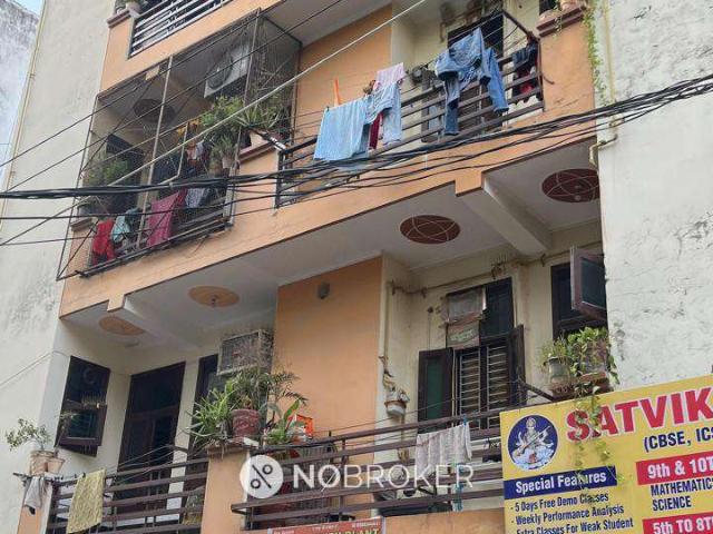 2 BHK Flat In Standalone Building for Rent In Govindpuram