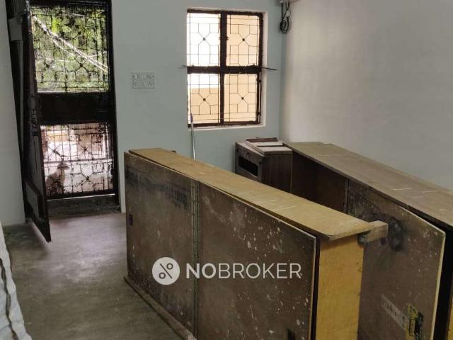 2 BHK Flat In Standalone Building for Rent In Kalkaji