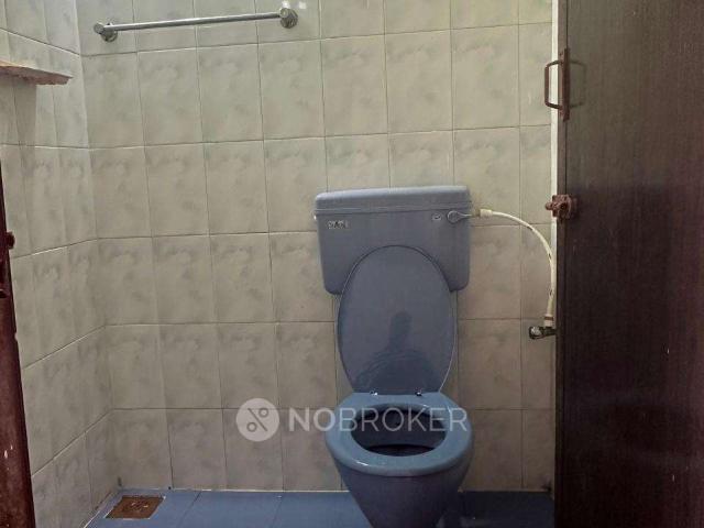 2 BHK Flat In Standalone Building for Rent In Madipakkam