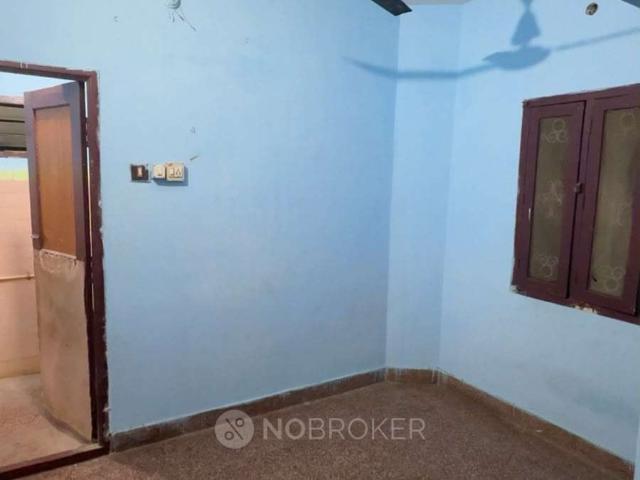 2 BHK Flat In Standalone Building for Rent In Medavakkam