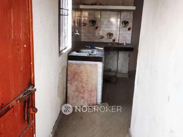2 BHK Flat In Standalone Building for Rent In Sector 17
