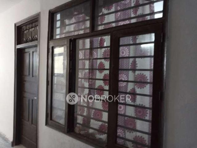 2 BHK Flat In Standalone Building for Rent In Sector 18