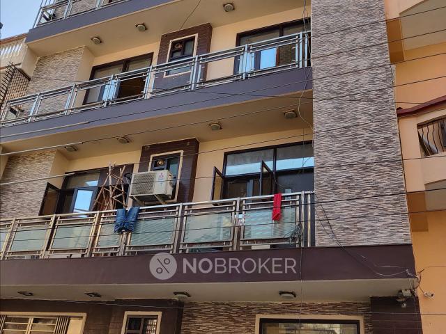 2 BHK Flat In Standalone Building for Rent In Sector 11