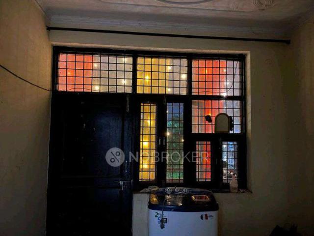 2 BHK Flat In Standalone Building for Rent In Sector 27