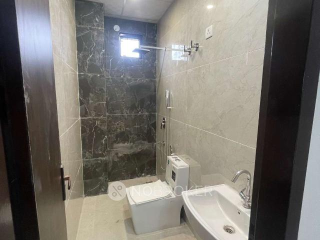 2 BHK Flat In Standalone Building for Rent In Sector 9 A