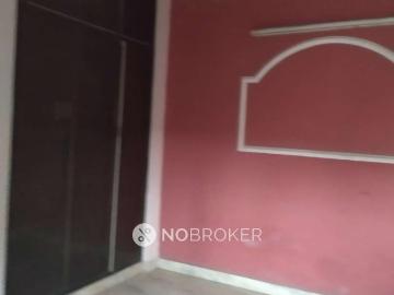 Flat to rent in Chander Nagar Ghaziabad - Parking