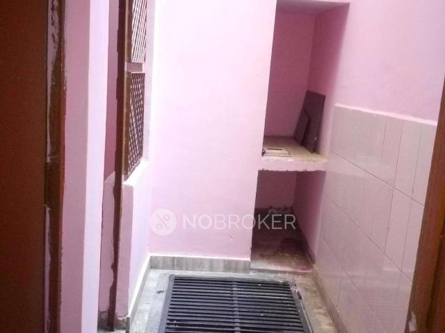 2 BHK Flat In Standalone Building for Rent In Palam Vihar