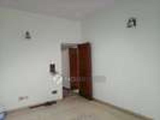 2 BHK Flat In Standalone Building for Rent In Pitam Pura