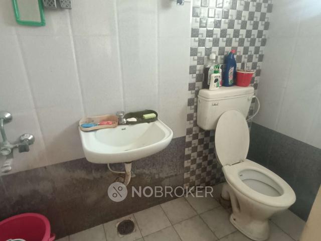 2 BHK Flat In Standalone Building for Rent In Thoraipakkam