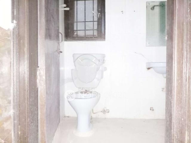 2 BHK Flat In Standalone Building for Rent In Vasant Kunj