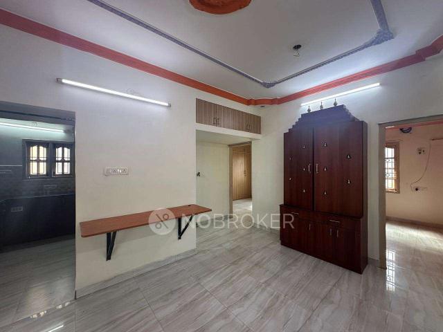 2 BHK Flat In Standalone Building for Rent In Velachery