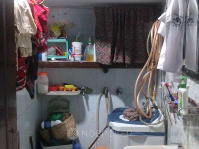 2 BHK Flat In Standalone Building For Sale In Chandni Chow