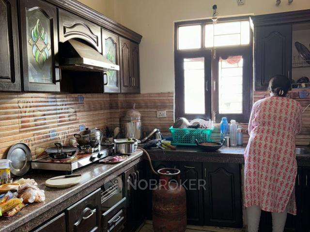 2 BHK Flat In Standalone Building For Sale In Janakpuri