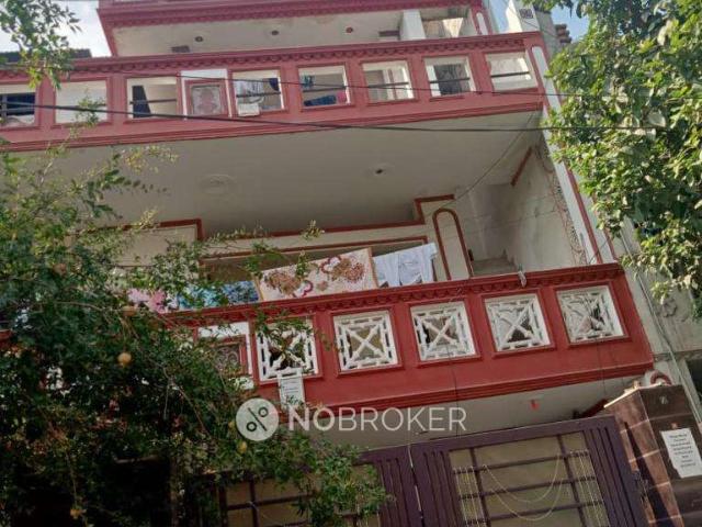 2 BHK Flat In Standalonebuilding for Rent In Sector 15a