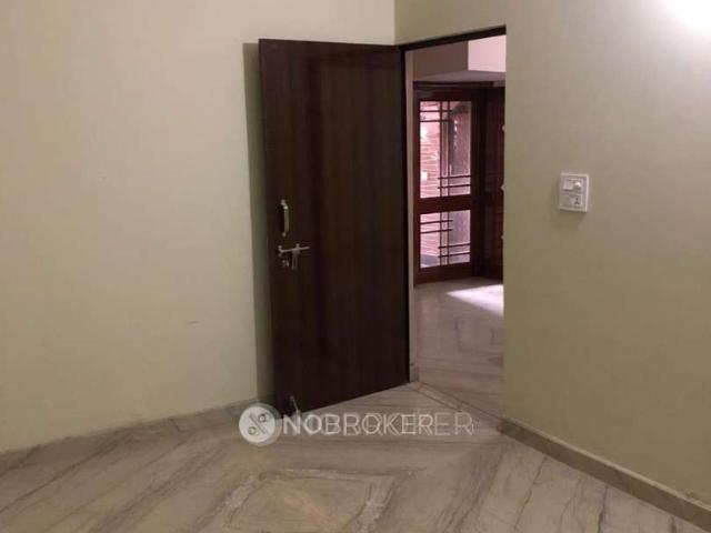 2 BHK Flat In Standalonebuilding for Rent In Sector 4b