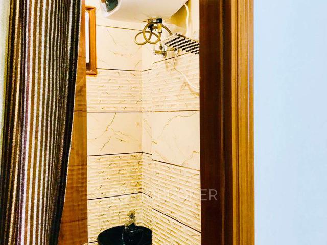 2 BHK Flat In Standlone Building for Rent In Rohini