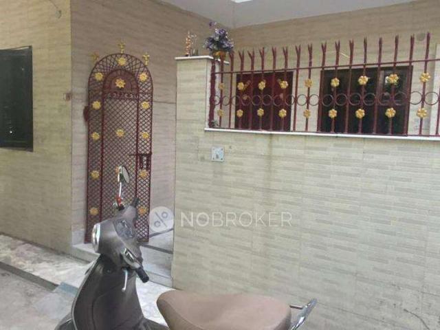 2 BHK Flat In Standlone Building for Rent In Shalimar Bagh