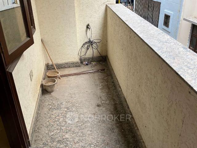 2 BHK Flat In Subhash Park Naveen Shahdara Gali No 12 For Sa