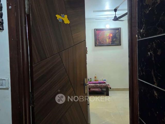 2 BHK Flat In Subhash Park Naveen Shahdara Gali No 12 For Sa