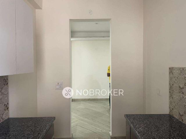 2 BHK Flat In Sudham Apartment 302 for Rent In Sector 14